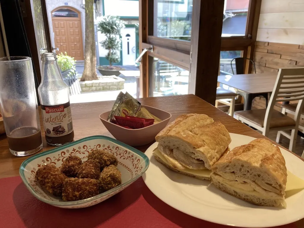 Annkathrin Kocher_Duas Ruas bodeguilla_Melide_recensione