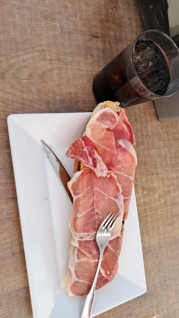 Sergio Carmona_Bar La Parada_Zalamea de la Serena_review