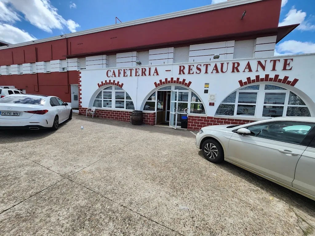 Pedro Fernández Reija_Hostal La Perla_Zalamea de la Serena_review