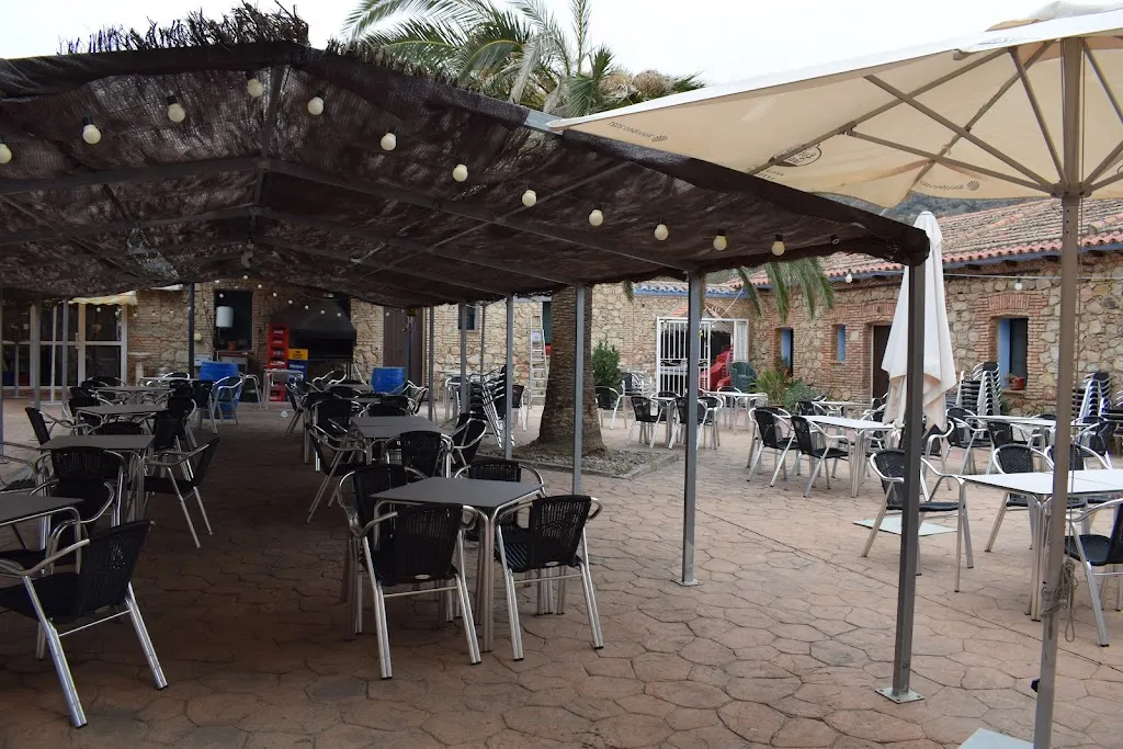 Albergue Rural Zarza Capilla restaurant in Zarza-Capilla