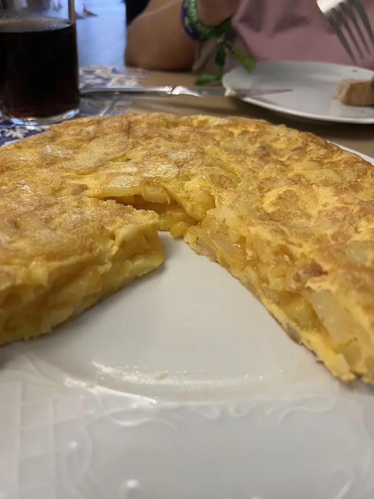 Abel Rosado Molin_Adega Mandil_Melide_review