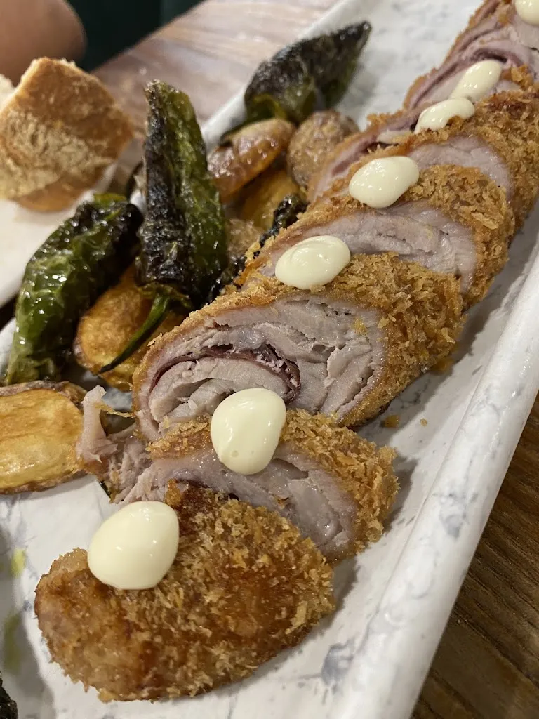 U-Mami Gastrobar_Aguilar de Segarra_slider_image_3