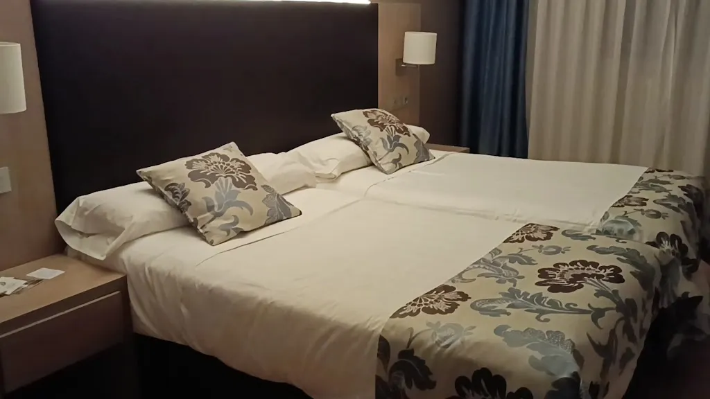 Hotel Valentín_Aguilar de Segarra_slider_image_2