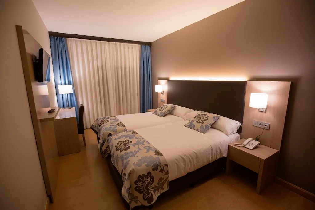 Hotel Valentín_Aguilar de Segarra_slider_image_3