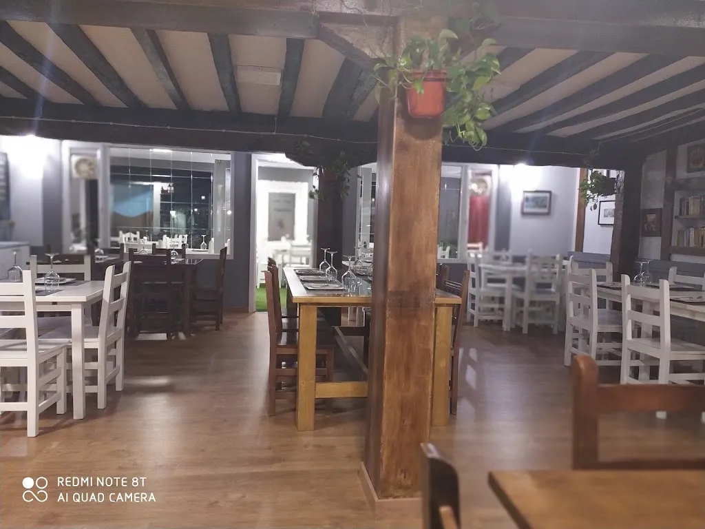 RESTAURANTE - ASADOR BODEGA AGUILAR - POTES ristorante a Aguilar de Segarra