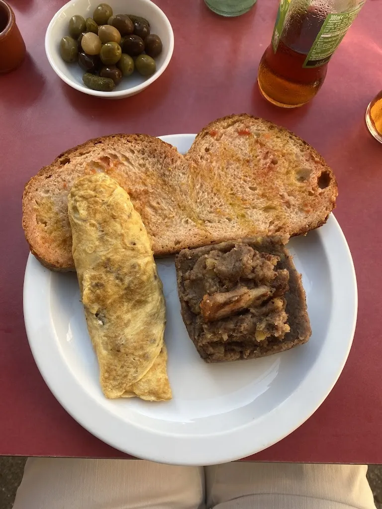 Jose L. Acedo_Bar Restaurant Castellar_Aguilar de Segarra_review