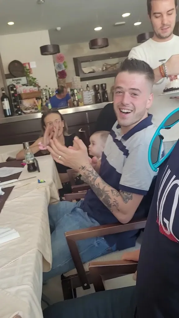 Angela Cafe_Aguilar de Segarra_slider_image_2