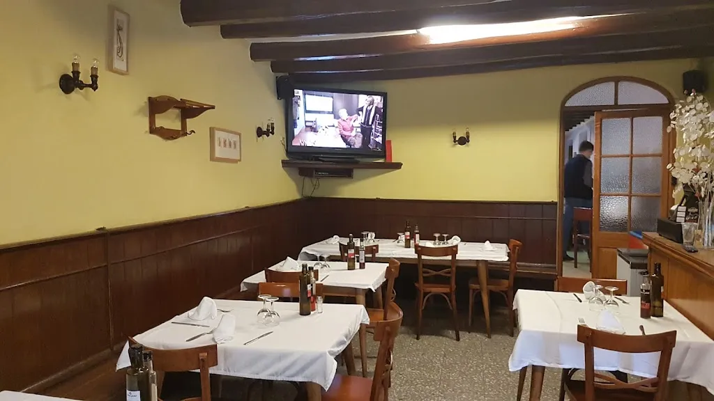 Fonda d'Alpens està tancada permanent restaurant in Alpens