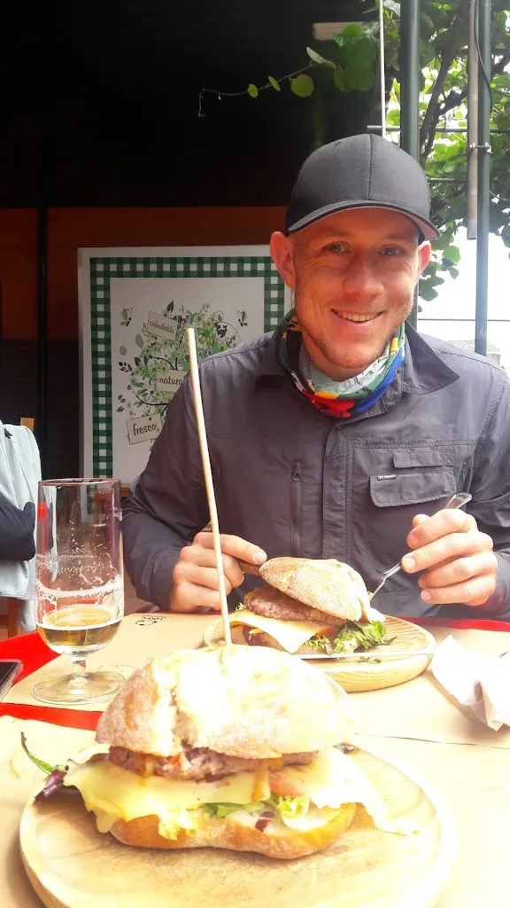 Elbie Erasmus_Pizzería Xoldra_Melide_review