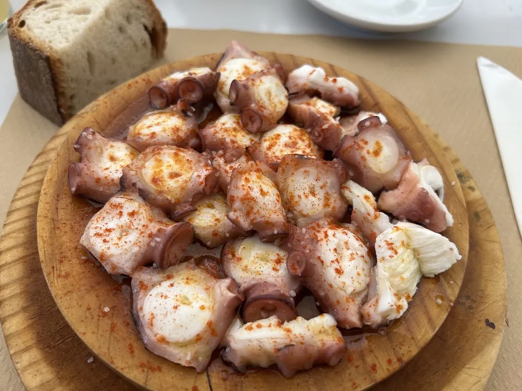 Curros Bodega Restaurante_Melide_slider_image_3