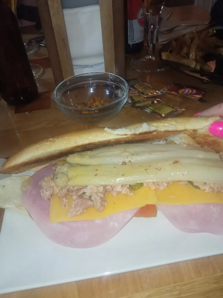 Verónica PlaDi_Burger El BÚHO_Villafranca de los Barros_review