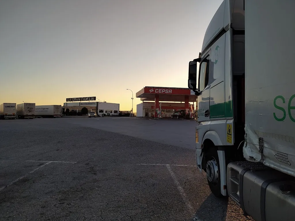 Анатолий Янак_Gasolinera Cepsa - Comidas_Villafranca de los Barros_review