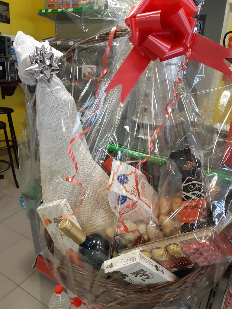 Inversiones Delgado Hidalgo, S.L. Inversiones Delgado Hidalgo, S.L._Gasolinera Cepsa - Comidas_Villafranca de los Barros_review