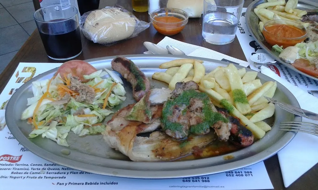 Gasolinera Cepsa - Comidas_Villafranca de los Barros_slider_image_3