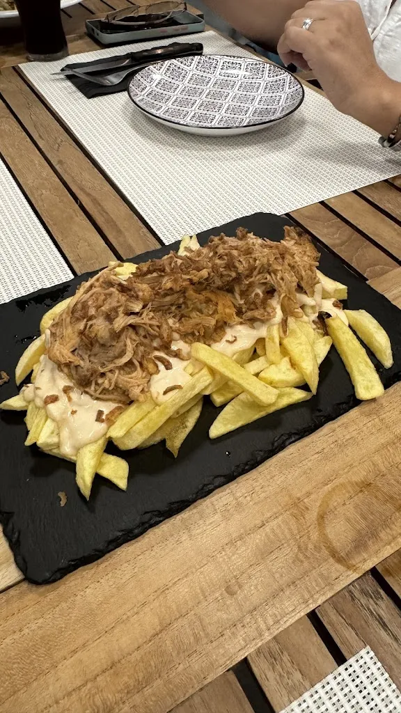 Anderson Zabala_Los Tostones Grill_Abrera_review