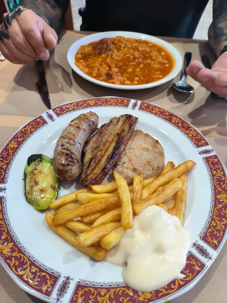 Restaurante 2002_Abrera_slider_image_3