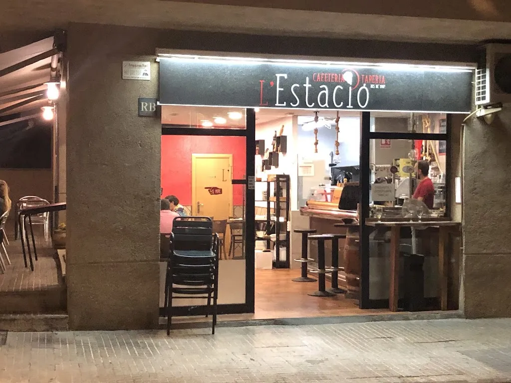 L'Estació Cafeteria Taperia ristorante a Abrera