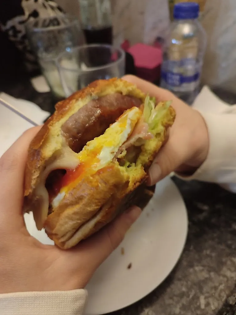 albert cb_Frankfurt Conisi_Abrera_review