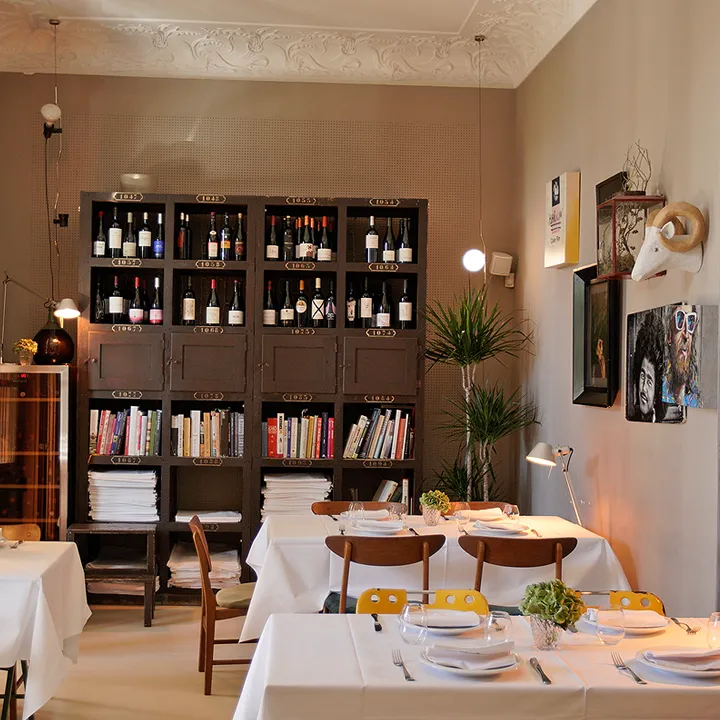 Restaurant Lăl_Abrera_slider_image_1