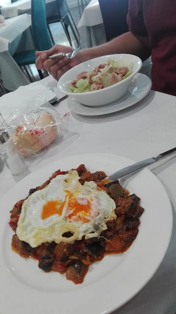 Lesley Ashwood_Ramirez_Zafra_review