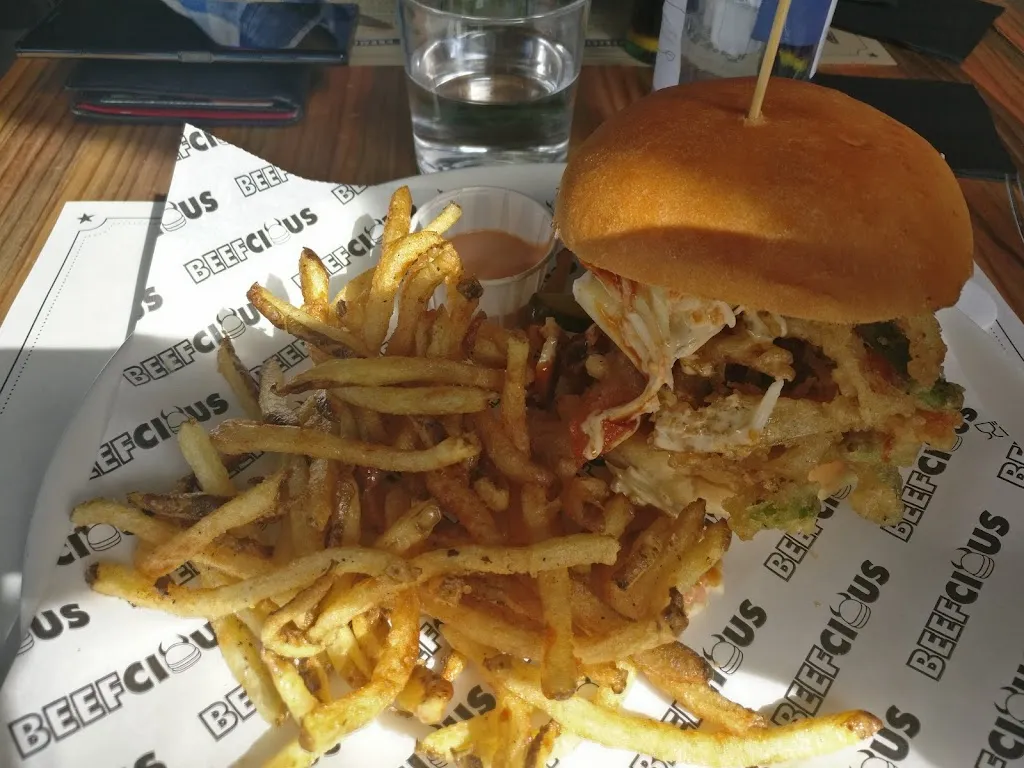 Oscar Mangas_Beefcious S.L_Melide_recensione