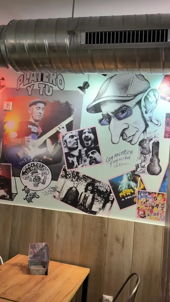 Carlos Domínguez_Con un par_Artés_review