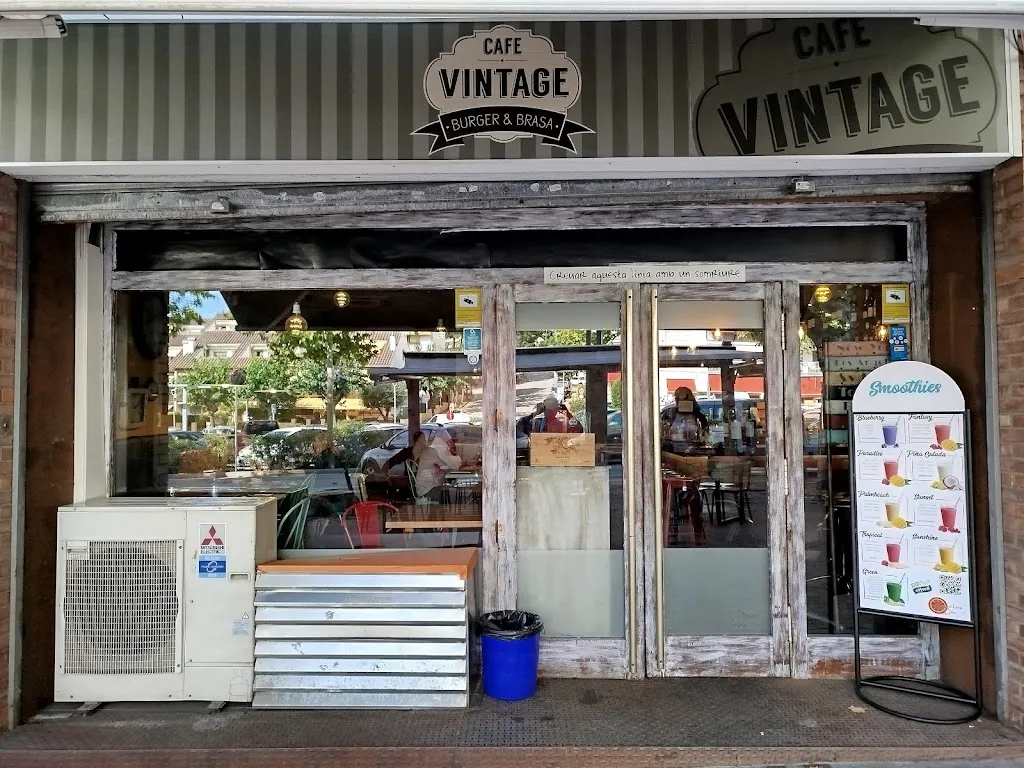 Restaurant Café Vintage Burger & Brasa_Arenys de Mar_slider_image_2