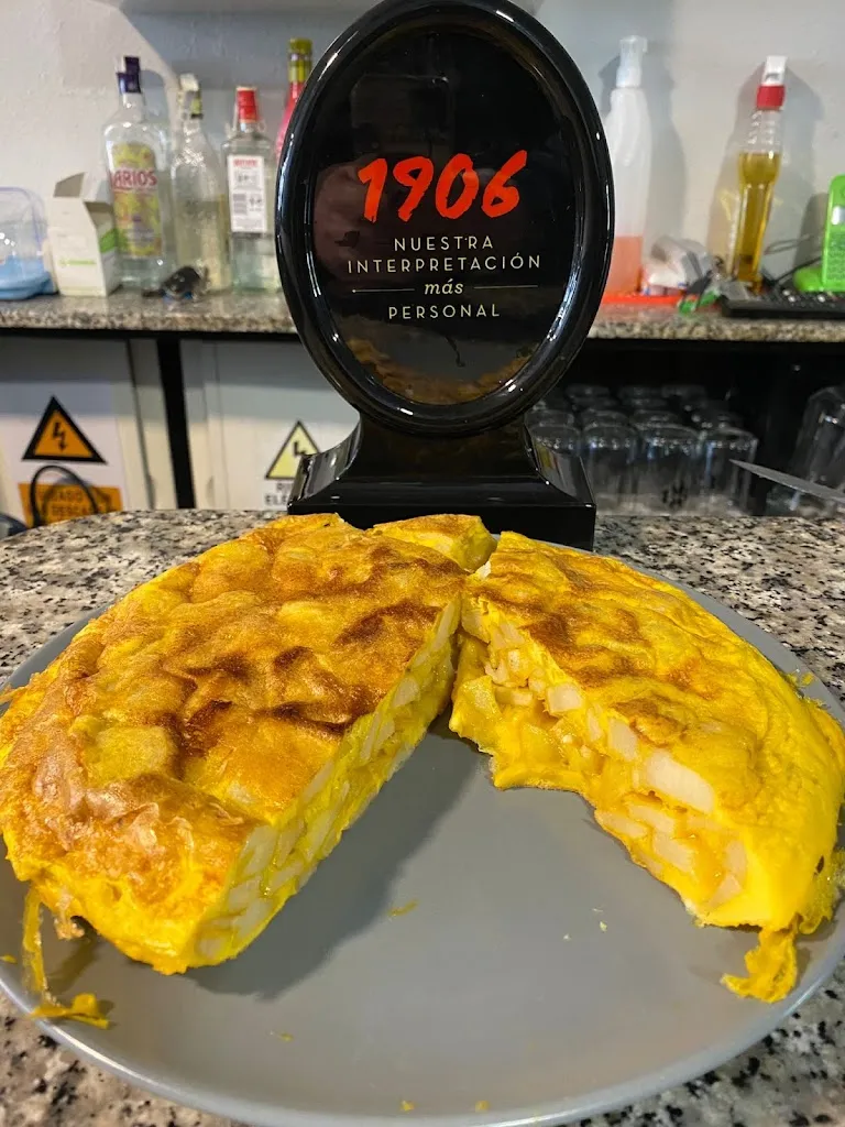 Bar Cantón_Melide_slider_image_2