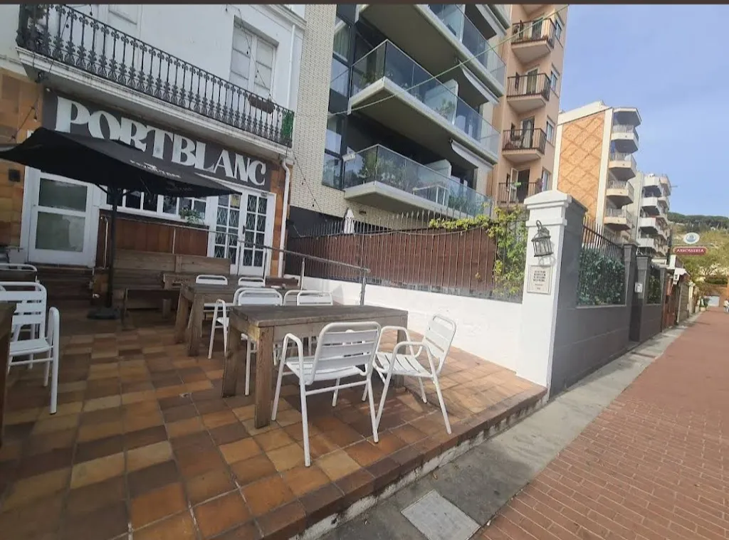 J B_Port Blanc_Arenys de Mar_review