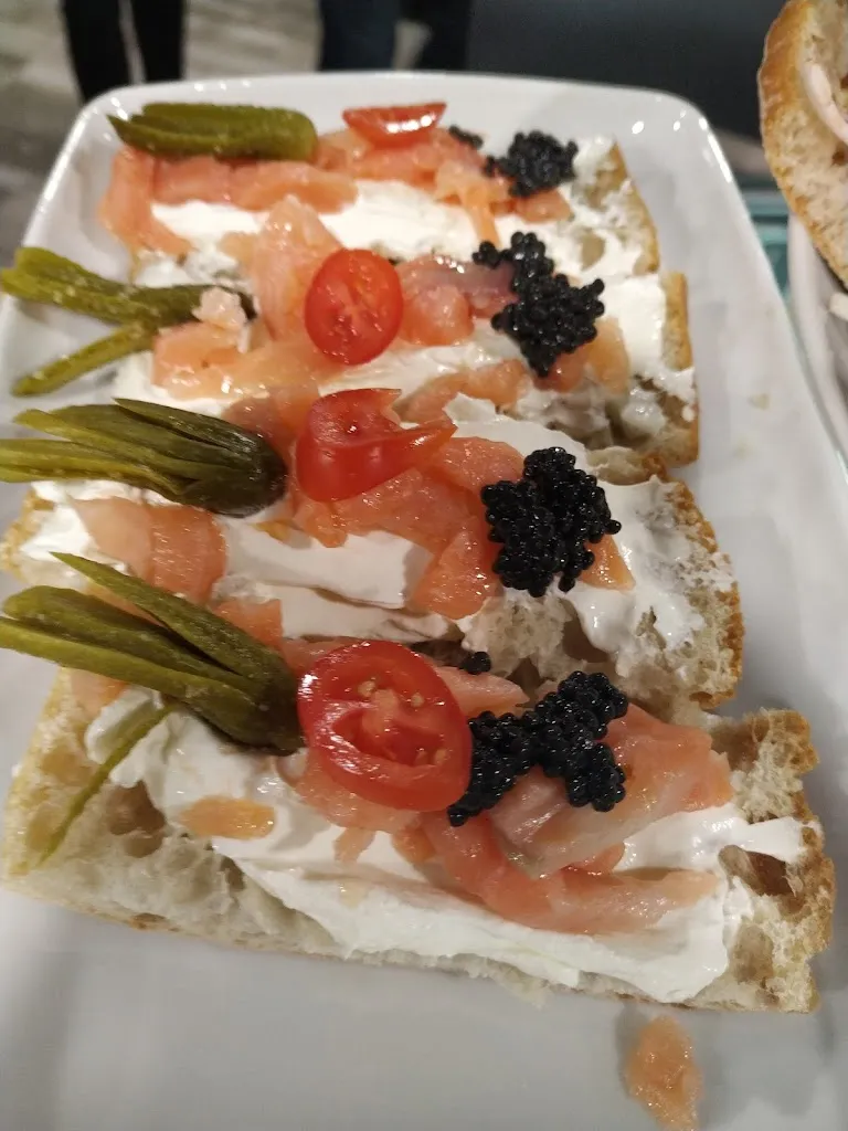 Peps de la plaça_Arenys de Munt_slider_image_3