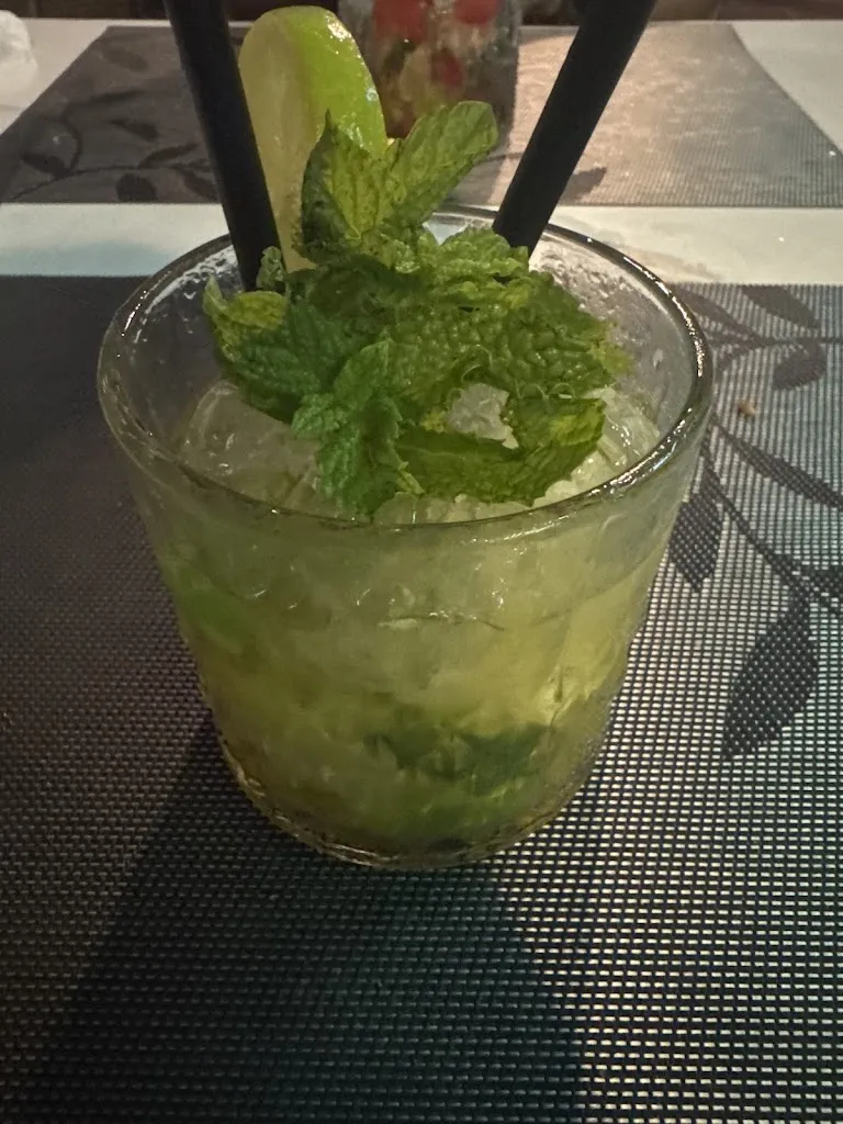 Hannah LaBelle_Avinyó 10 I Restaurante tapas y arroces_Avinyó_review