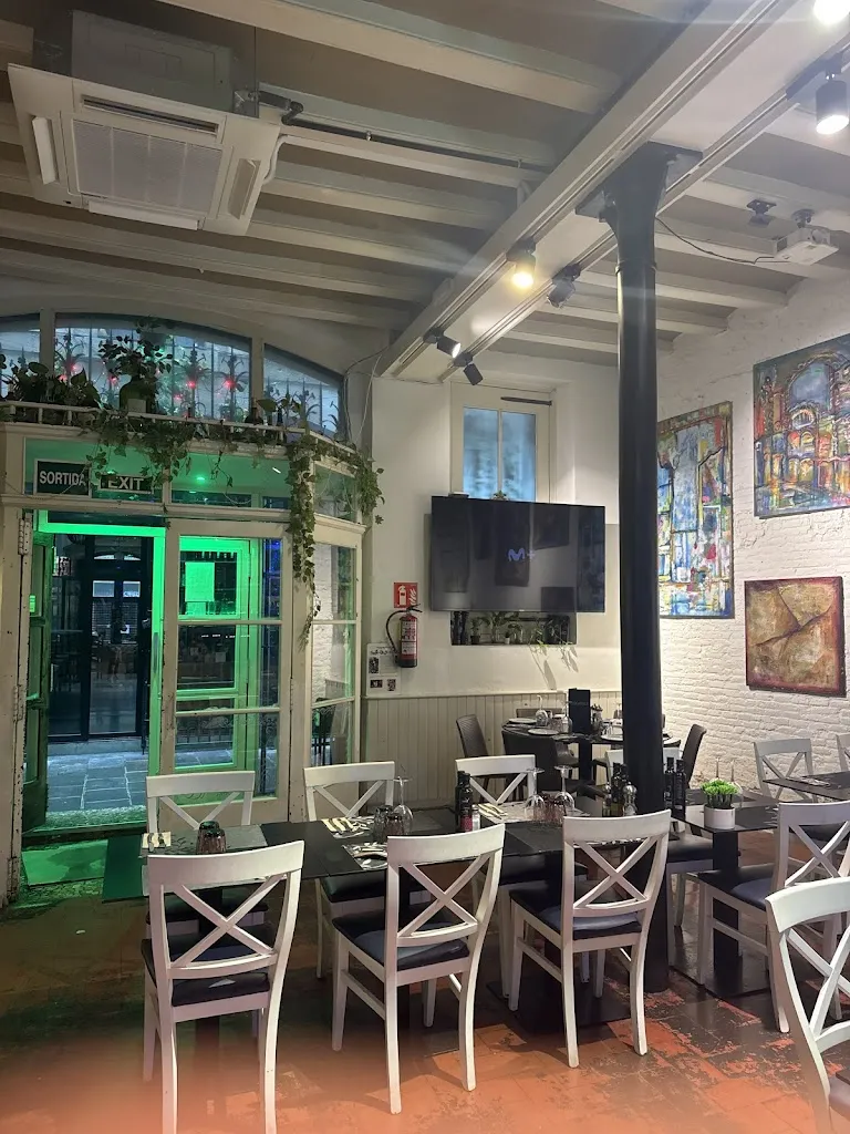 Avinyó 10 I Restaurante tapas y arroces_Avinyó_slider_image_3