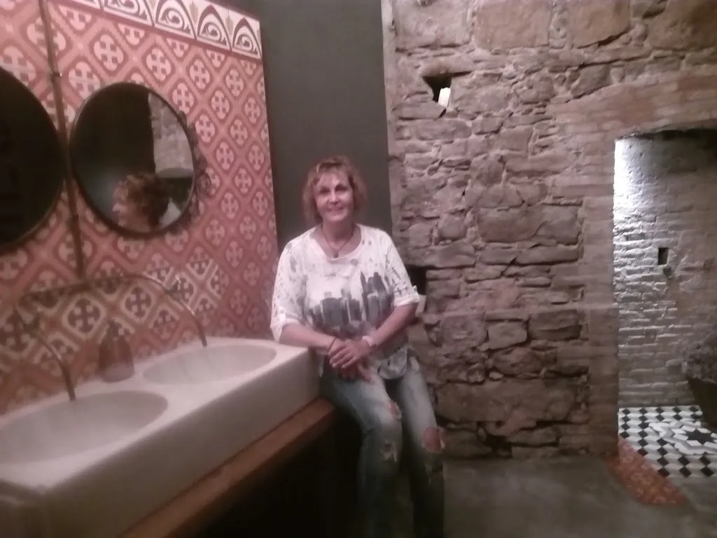 Antonia Santamaria Casals_La Fabrik_Avinyó_recensione