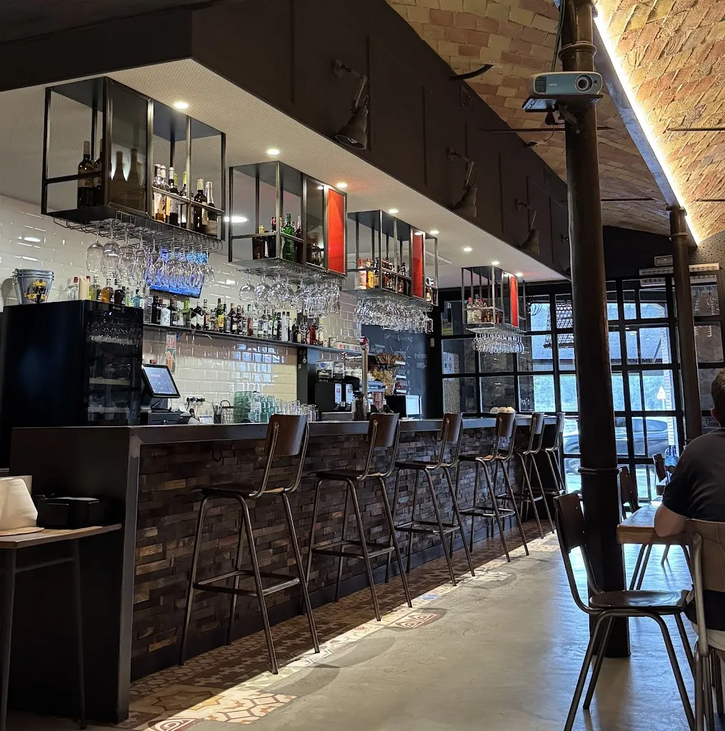 La Fabrik restaurant in Avinyó