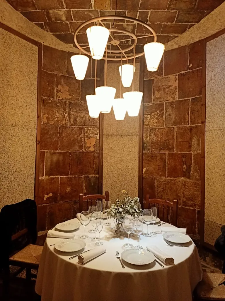 Masia L'Abadal Esdeveniments restaurant in Avinyó