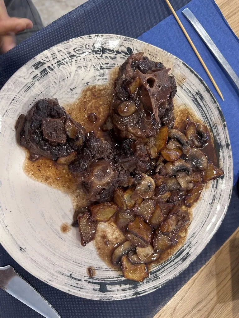 Berta Llorca Homs_La Penya L’Arboçar_Avinyonet del Penedès_review