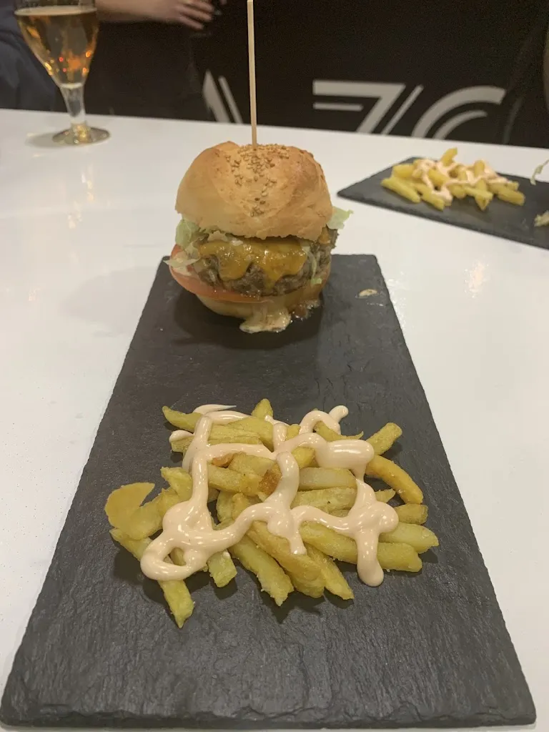 Bar La Zona_Badia del Vallès_slider_image_2