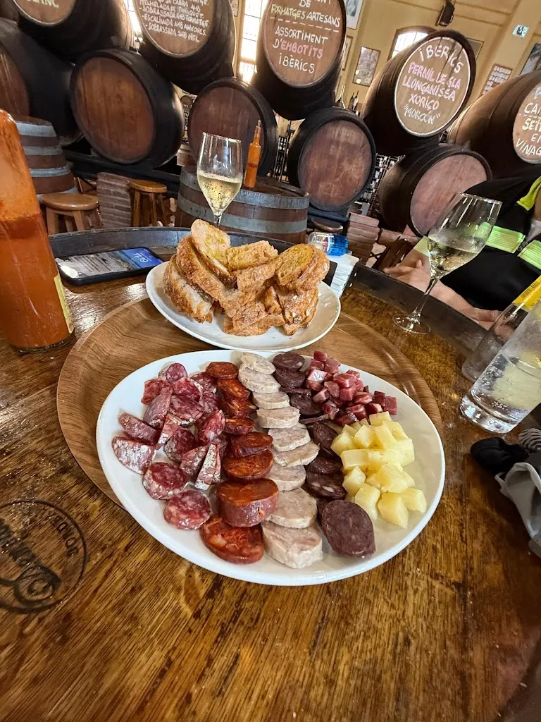 Companyia d'Alella, Celler i Taverna_Alella_slider_image_3