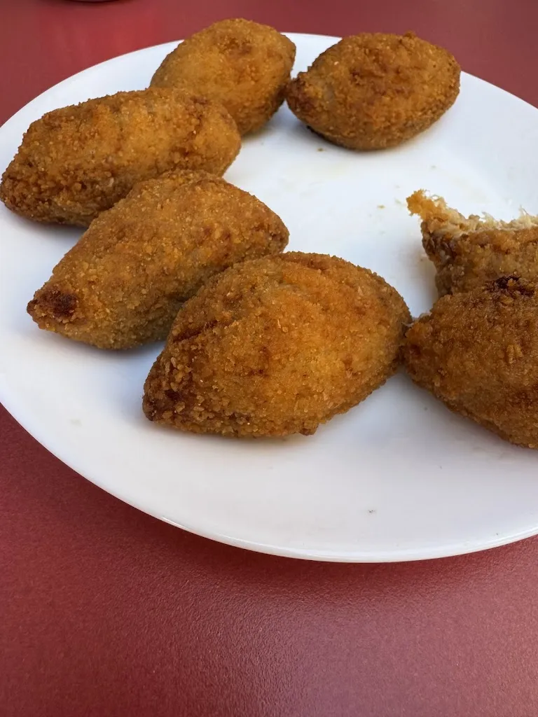 Alex T_Bar Restaurant Claudia_Bagà_review