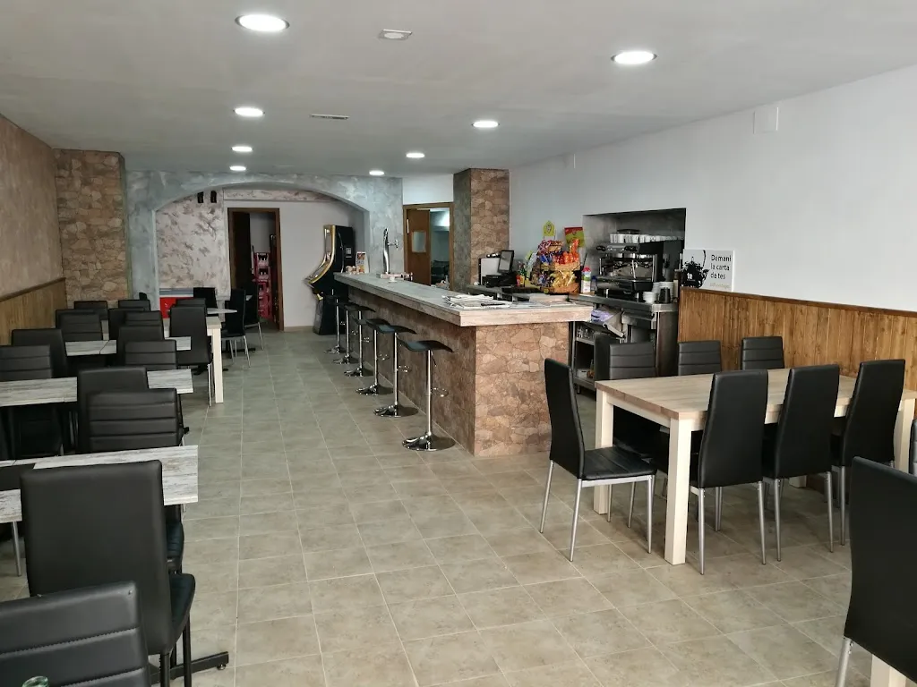 Bar Restaurant Claudia restaurant in Bagà