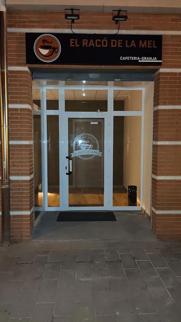 EL RACÓ - Granja - Cafeteria restaurant in Balsareny