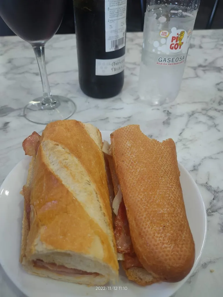 Menu_Bar Avenida_Argentona_image_2