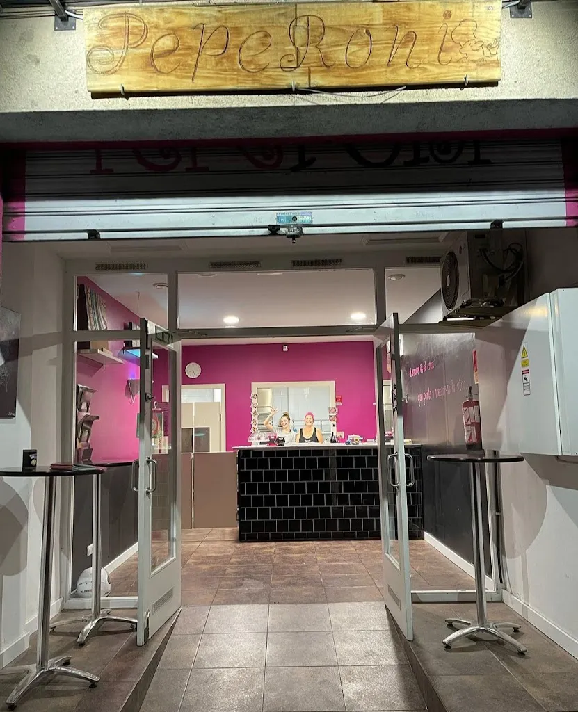 Pizzeria Peperoni restaurant in Argentona