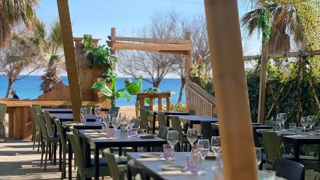 Mono Beach restaurant in Badalona
