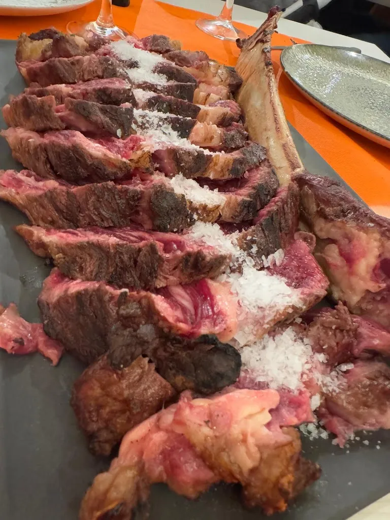 Imanol Martínez Vela_Tres Mil 9_Badalona_review