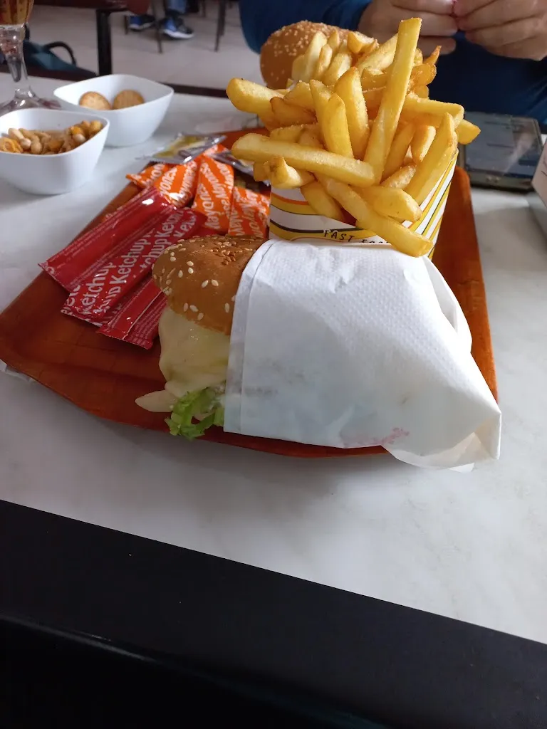 Menu_Macburger's_Negreira_image_2