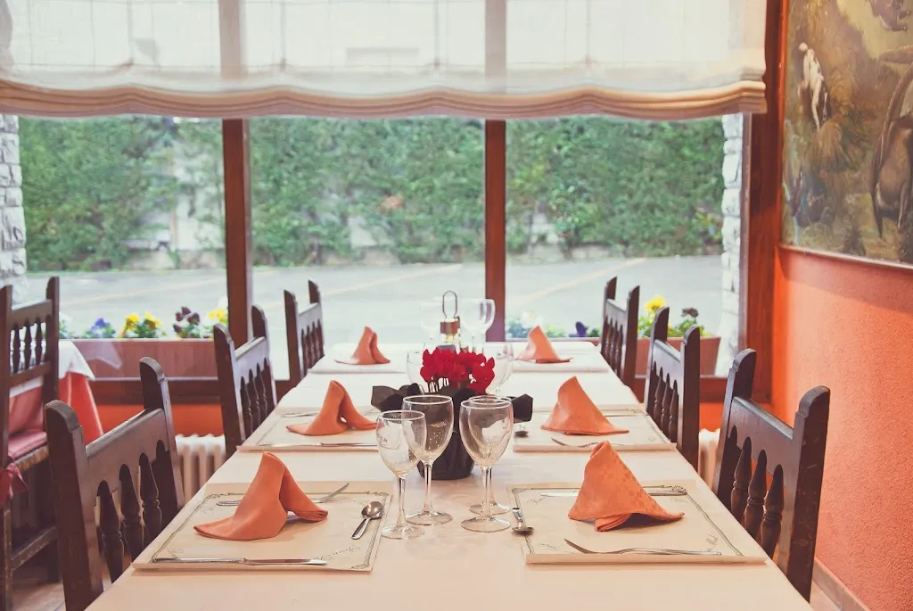 Hostal Montserrat ristorante a Balenyà