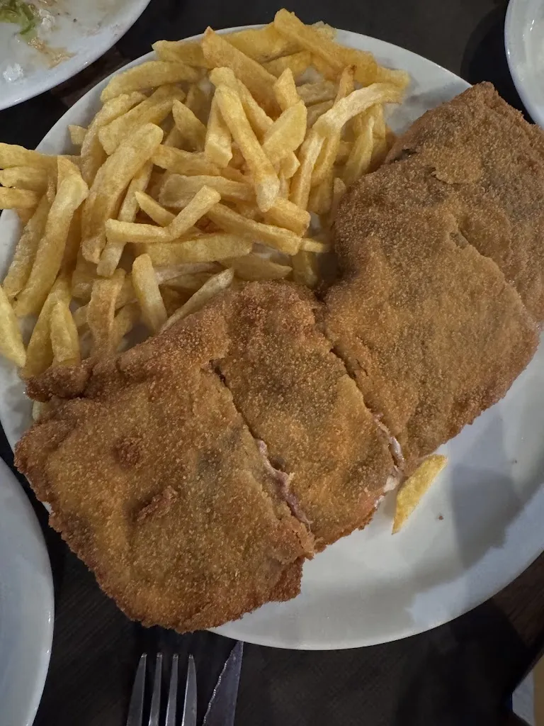 Jaume Solé Casas_CACHOPERIA CA LA PAKA_Balenyà_review