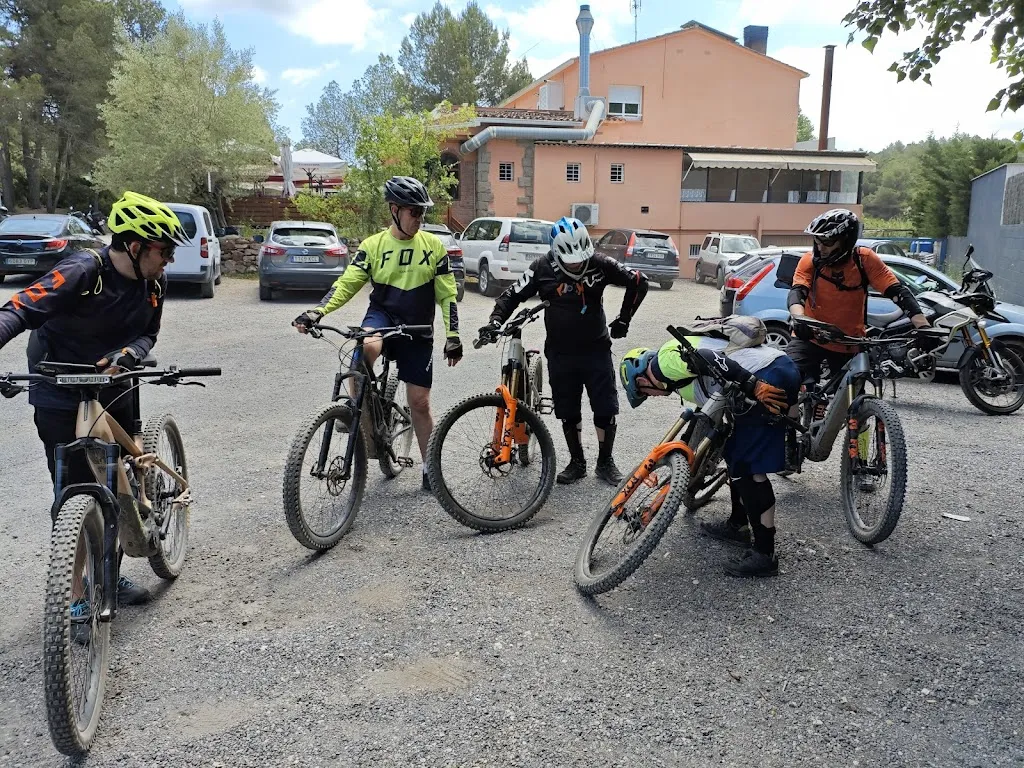 Tony Palos_Can Cargolet_Begues_review