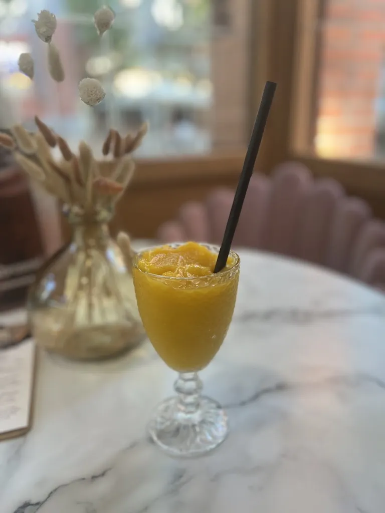 Sofia Nalerio Iglesias_LA RAMBLETA_Begues_review